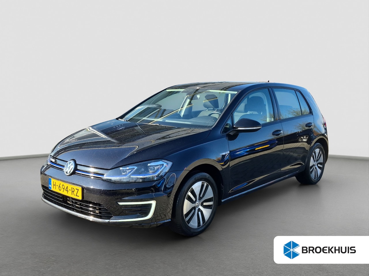 Volkswagen e-Golf - E-DITION SOH 90% | Full LED | Adaptive CC | Parkeersensoren | Full map navigatie | - AutoWereld.nl