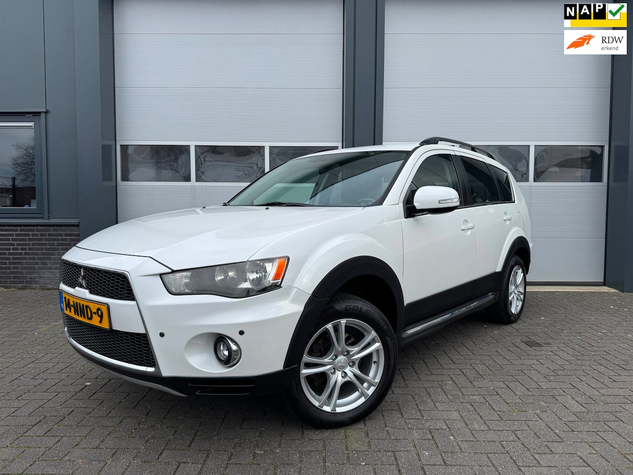 Mitsubishi Outlander - 2.0 Intro Edition Airco PDC Trekhaak - AutoWereld.nl