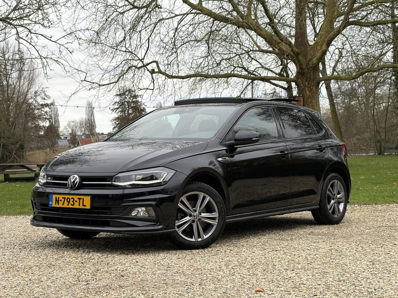 Volkswagen Polo - 110PK R-Line Carplay, DSG, Virtueel, Schuifdak - AutoWereld.nl