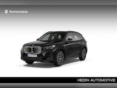BMW iX1 - eDrive20 | M-Sport | 18'' | Stoelverw. | Comf. Acc. | Camera