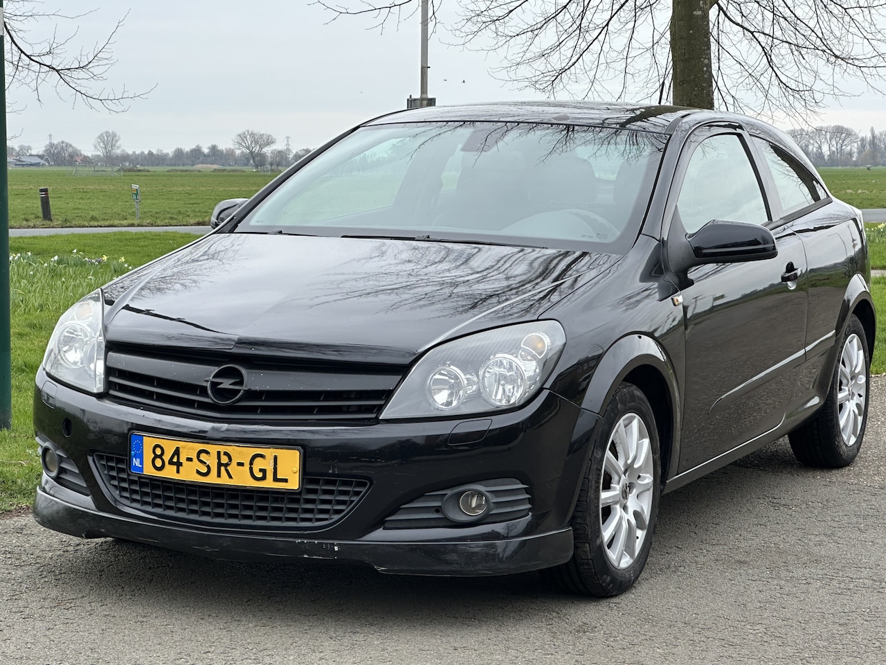 Opel Astra GTC - 1.6 Executive rijd perfect * NAP * - AutoWereld.nl