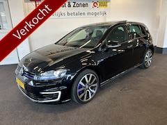 Volkswagen Golf - 1.4 TSI GTE 204PK | Panoramadak | Lederen bekleding | Adaptieve cruise control | Keyless |