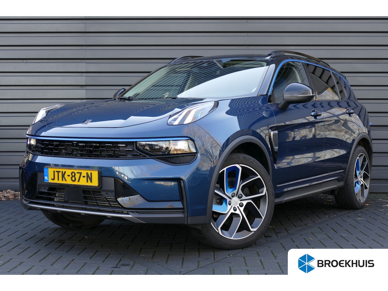 Lynk & Co 01 - 1.5 262PK PLUG-IN HYBRID AUTOMAAT / NAVI / LED / CLIMA / PDC / 20"LMV / CAMERA / PANO.DAK - AutoWereld.nl