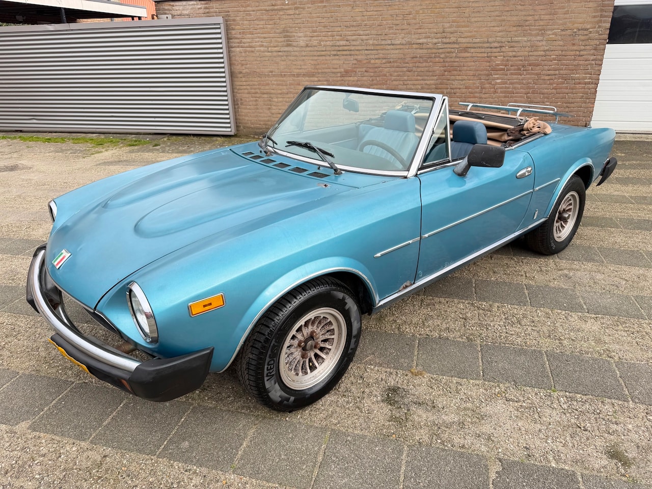 FIAT 124 SPIDER 2000 USA