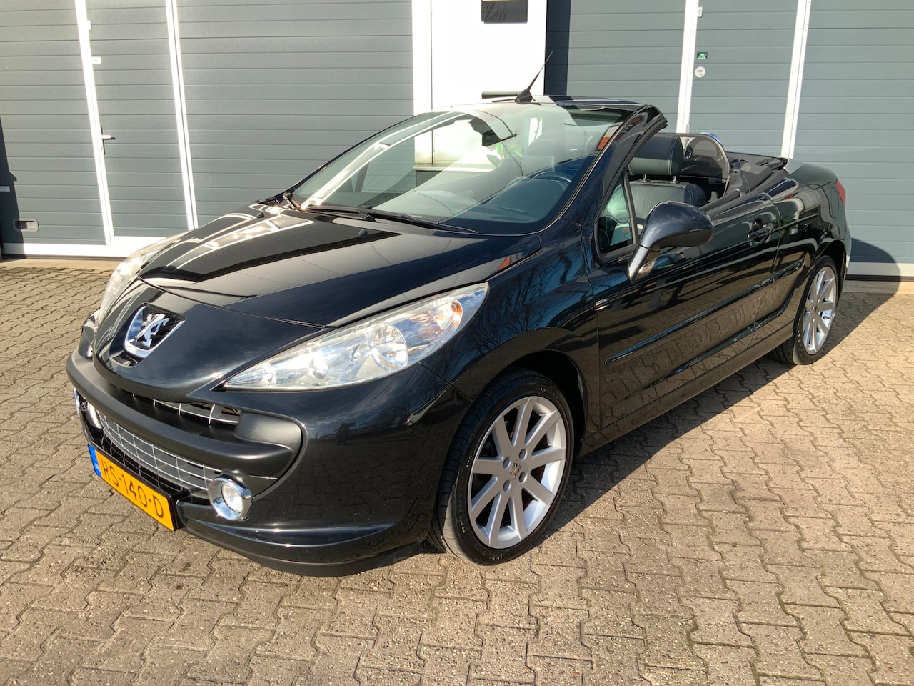 Peugeot 207 CC - 1.6 VTi Roland Garros Leder PDC Cruise - AutoWereld.nl