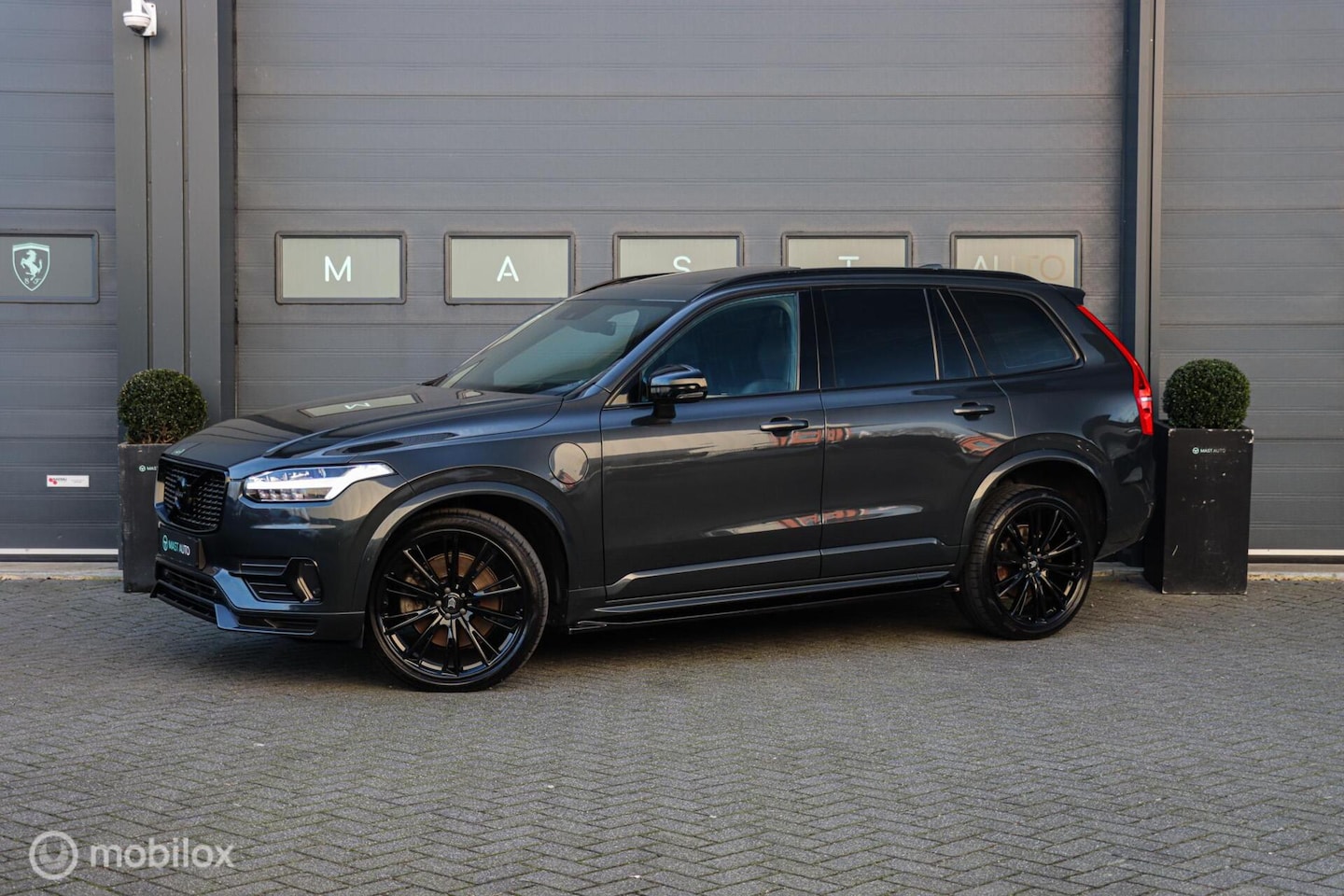 Volvo XC90 - 2.0 T8 Twin Engine AWD R-Design|7-PERS|HUD|Pano|Elek. trekhaak|Camera - AutoWereld.nl