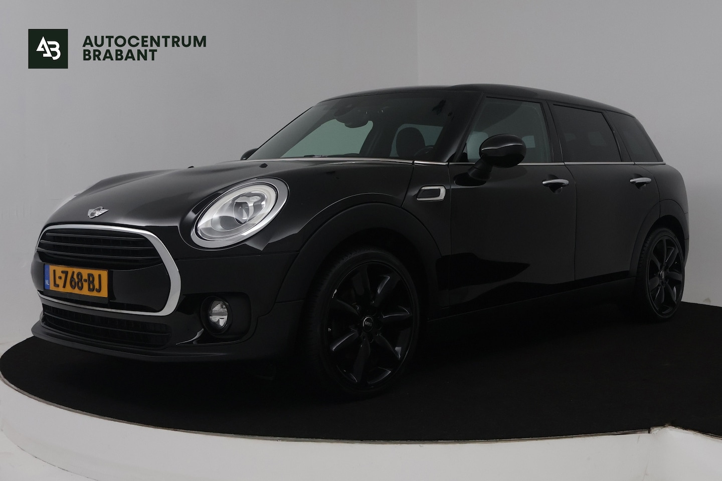 MINI Clubman - Mini 1.5 Cooper Chili Business Plus (STOELVERWARMING, NAVIGATIE, CRUISE CONTROL, PARKEERSE - AutoWereld.nl