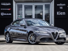 Alfa Romeo Giulia - 2.0T Super | Xenon | Navi | Clima | BTW |