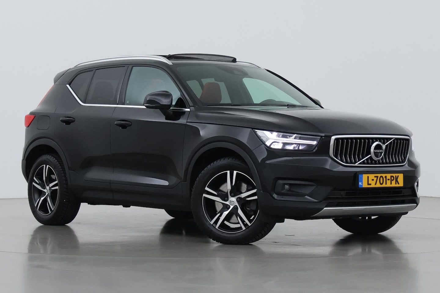Volvo XC40 - T5 Twin Engine Inscription | Panoramadak | ACC | Trekhaak | 360° Camera | Stoel+Stuurverwa - AutoWereld.nl