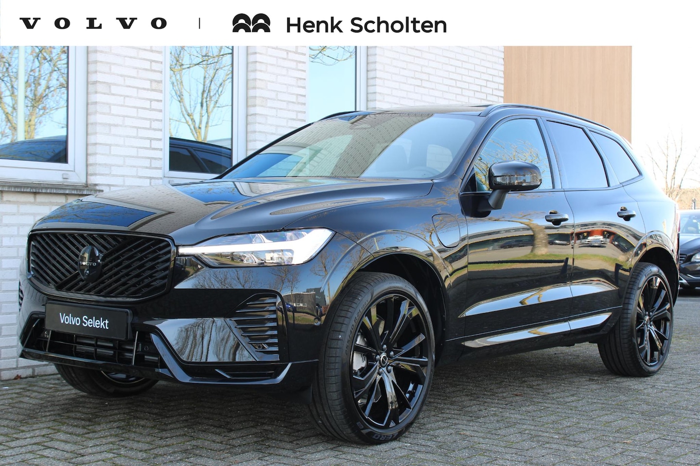 Volvo XC60 - 2.0 T6 Plug-in hybrid AWD Plus Black Edition | Panoramadak | Actieve luchtvering met FOUR- - AutoWereld.nl