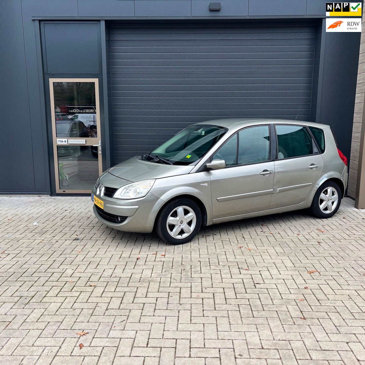 Renault Scénic - 1.6-16V Business AUTOMAAT | CLIMA | CRUISE CONTROL | TREKHAAK - AutoWereld.nl