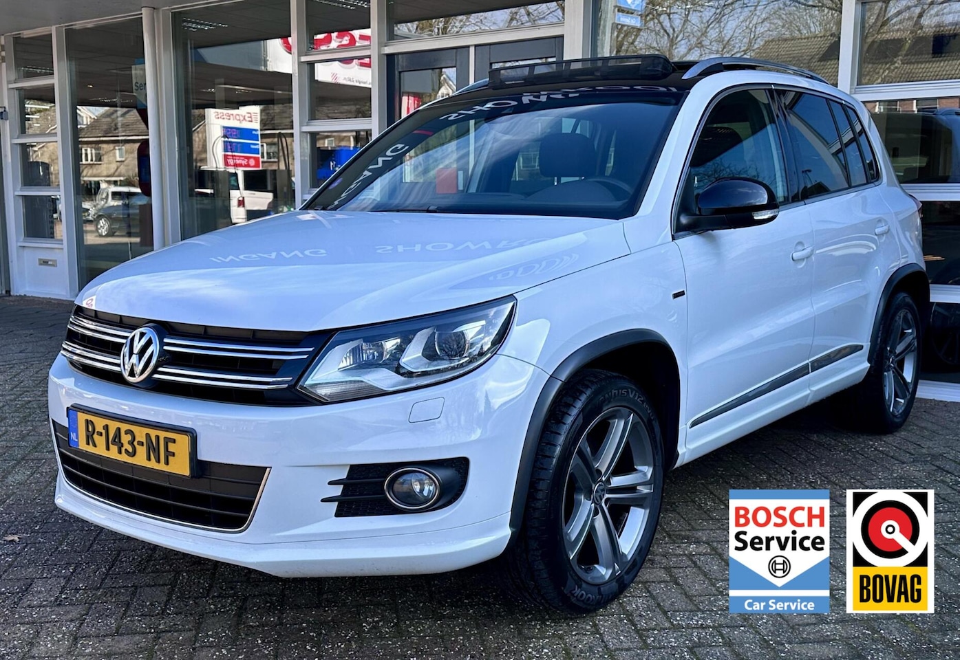 Volkswagen Tiguan - 1.4 TSI R-Line Cityscape Xenon/Led, Pano, Bluetooth, Navi, LM.. - AutoWereld.nl