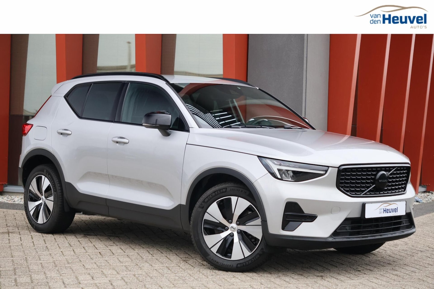 Volvo XC40 - T5 Recharge Plus Dark | Stoelverwarming | Parkeercamera | H/K | BLIS | Pilot Assist | Glos - AutoWereld.nl