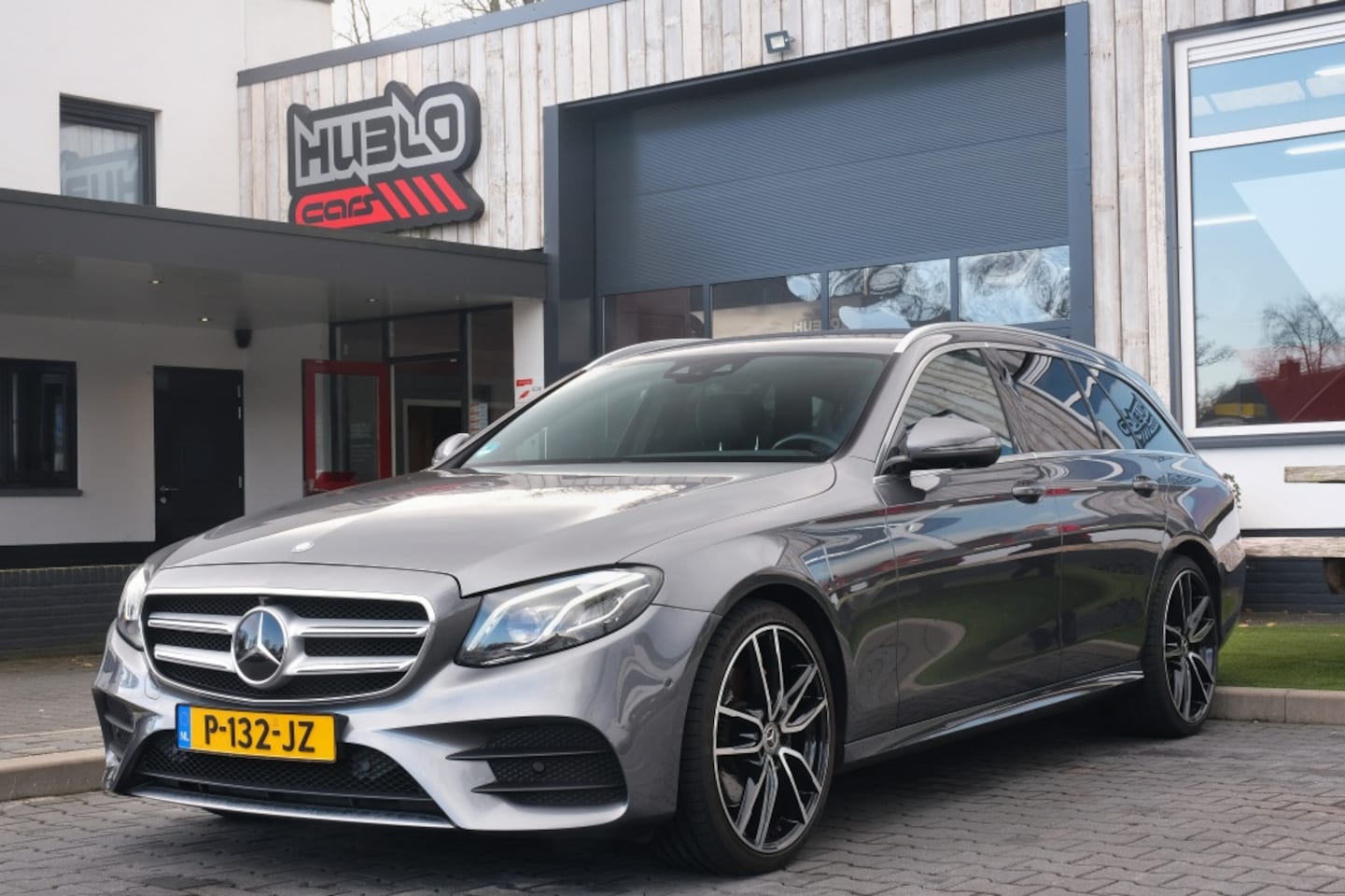 Mercedes-Benz E-klasse Estate - 250 AMG-Line Burmester, Trekhaak, HUD, Zeer nette auto. - AutoWereld.nl