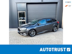 Ford Focus Wagon - 140pk ST Line Business CLIMA | CAMERA | CRUISE CONTROL | CARPLAY | SYNC 3 | STOELVERWARMIN