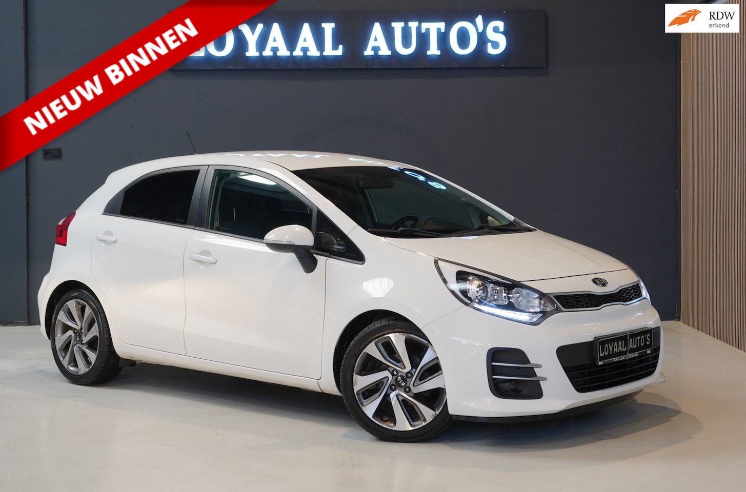 Kia Rio - 1.2 CVVT ExecutiveLine | CRUISE | AIRCO | STOELVERW. | STUURVERW. | PDC | APK || NAP. - AutoWereld.nl