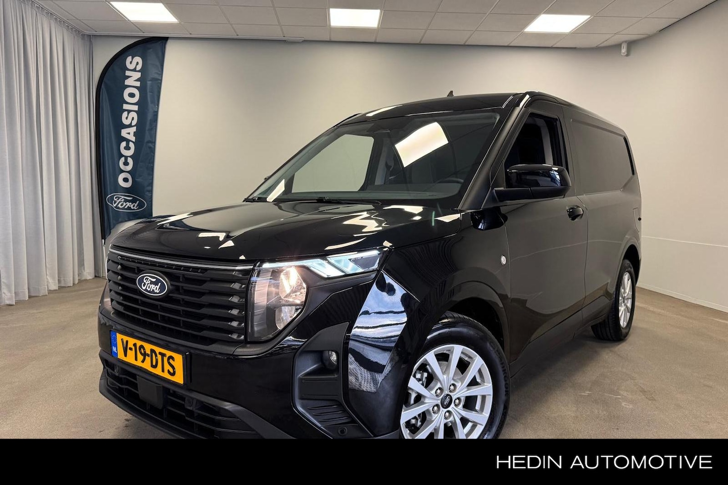 Ford Transit Courier - 1.5 EcoBlue Limited | ZE-Zone Toegang | Adaptive Cruise | Stoelverwarming | LMV | BLIS | C - AutoWereld.nl