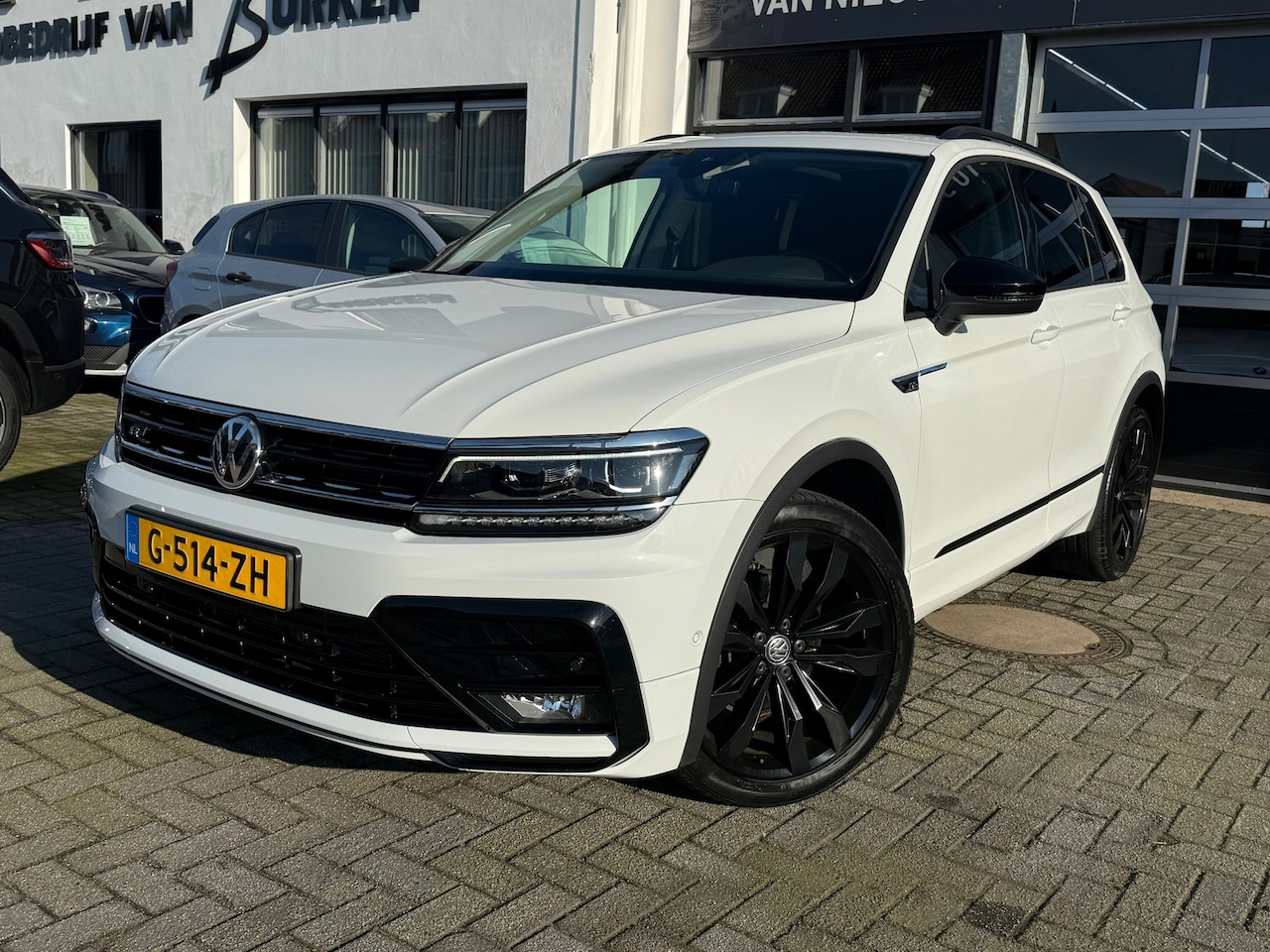 Volkswagen Tiguan - 1.5 TSI ACT Highline 1.5 TSI ACT Highline, Panoramadak,Stoelverwarming,Apple Carplay/Android - AutoWereld.nl