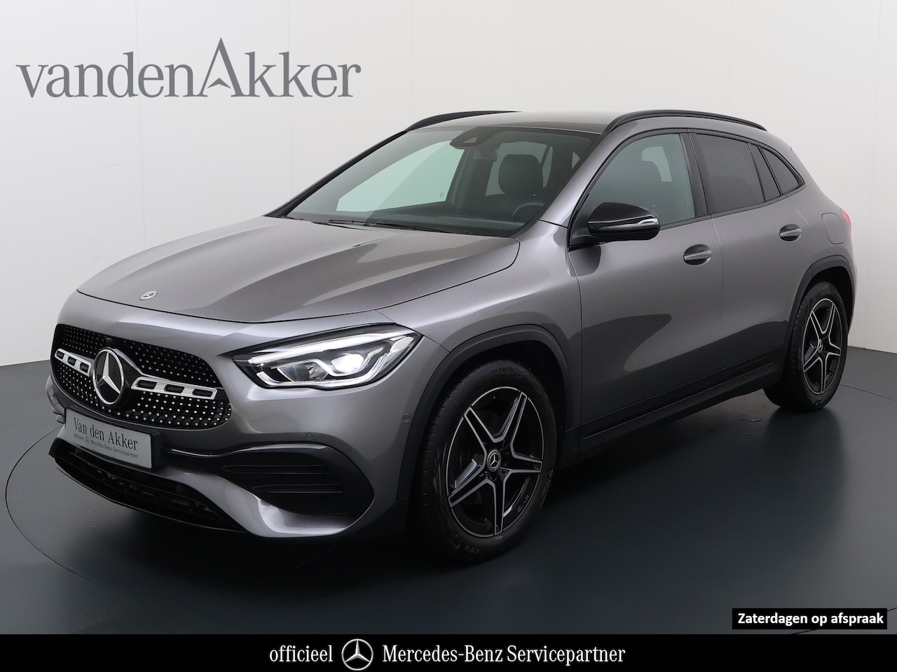 Mercedes-Benz GLA-Klasse - 180 AMG// Camera // Elek. Achterklep // Sfeerverlichting // Night pakket // 19" AMG Velgen - AutoWereld.nl
