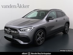 Mercedes-Benz GLA-Klasse - 180 AMG// Camera // Elek. Achterklep // Sfeerverlichting // Night pakket // 19" AMG Velgen