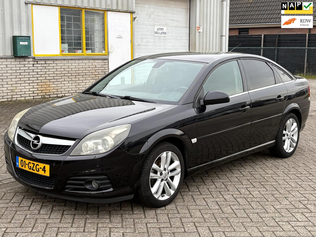 Opel Vectra GTS - 1.8 I 16V 140 PK Bj 2008 Executive 2e Eig Ecc Airco Navi Leder Xenon Cruise Control Pdc El - AutoWereld.nl