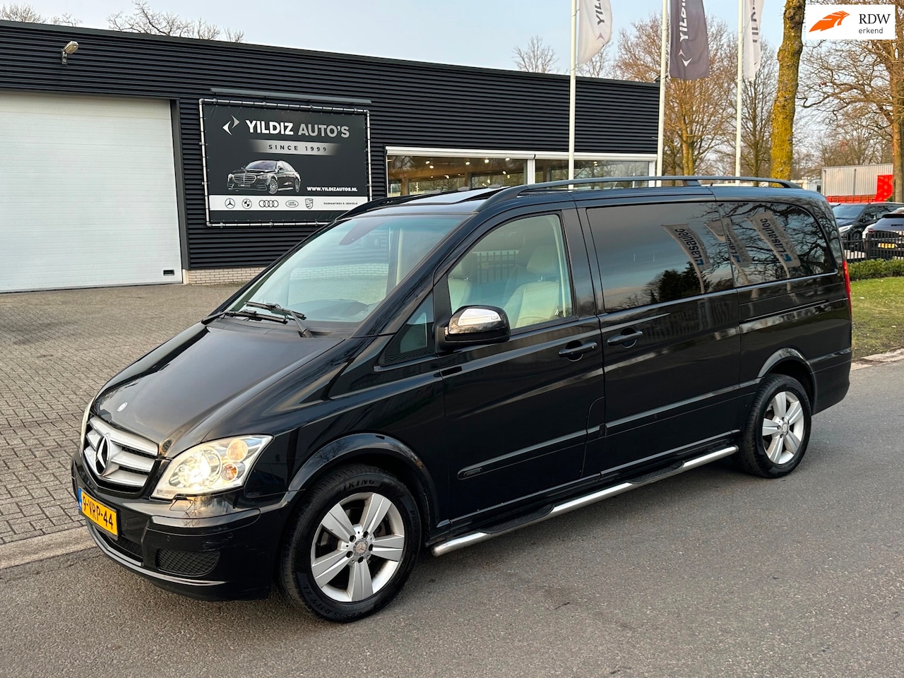 Mercedes-Benz Viano - 3.0 CDI Lang|Opendak|Trekhaak|Xenon|Leder|Carplay - AutoWereld.nl