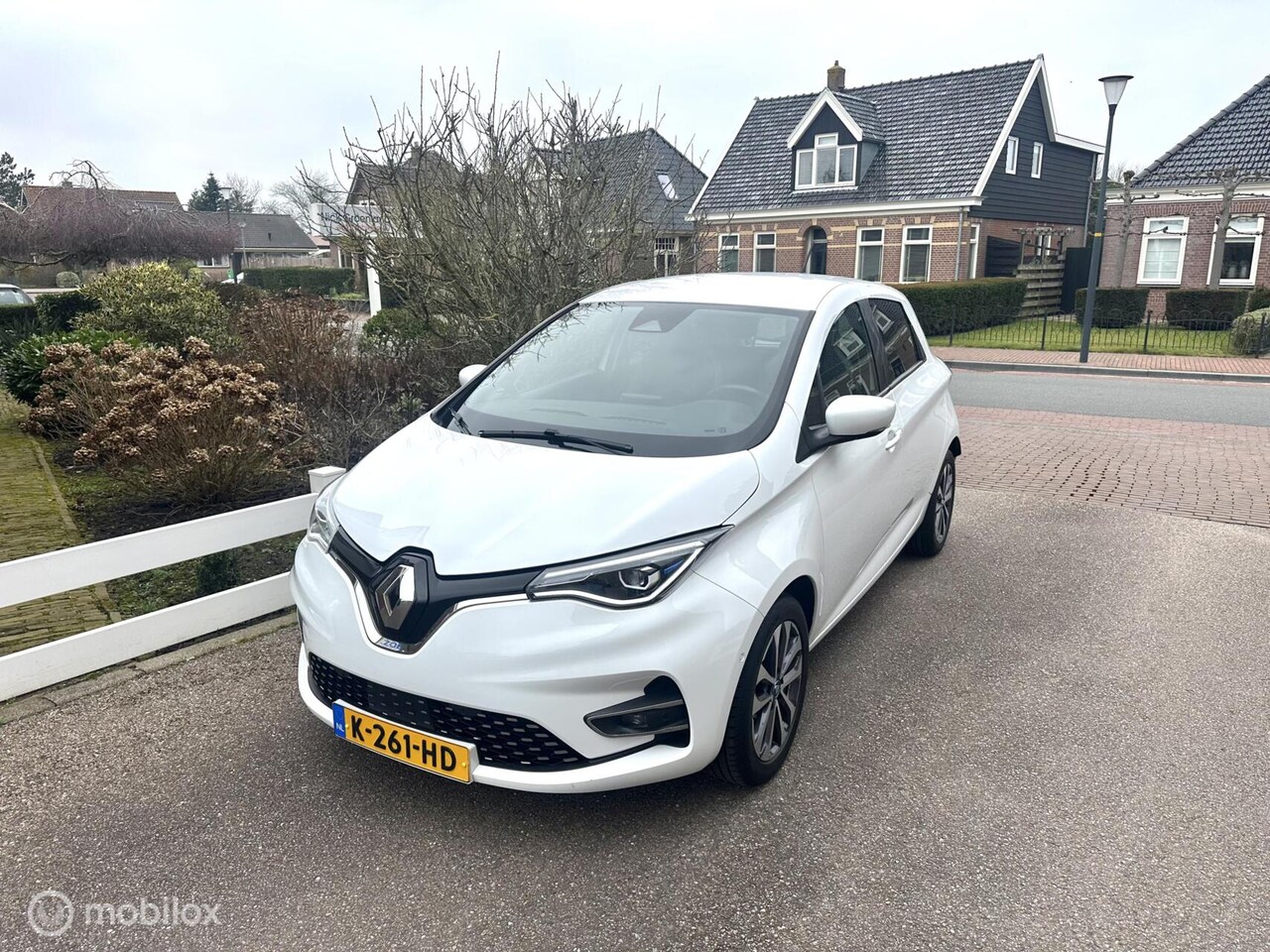Renault Zoe - R135 Intens 52 kWh KOOPACCU ACHTERUITRIJ CAMERA STOEL/STUUR VERWARMING NAVIGATIE SNELLADEN - AutoWereld.nl