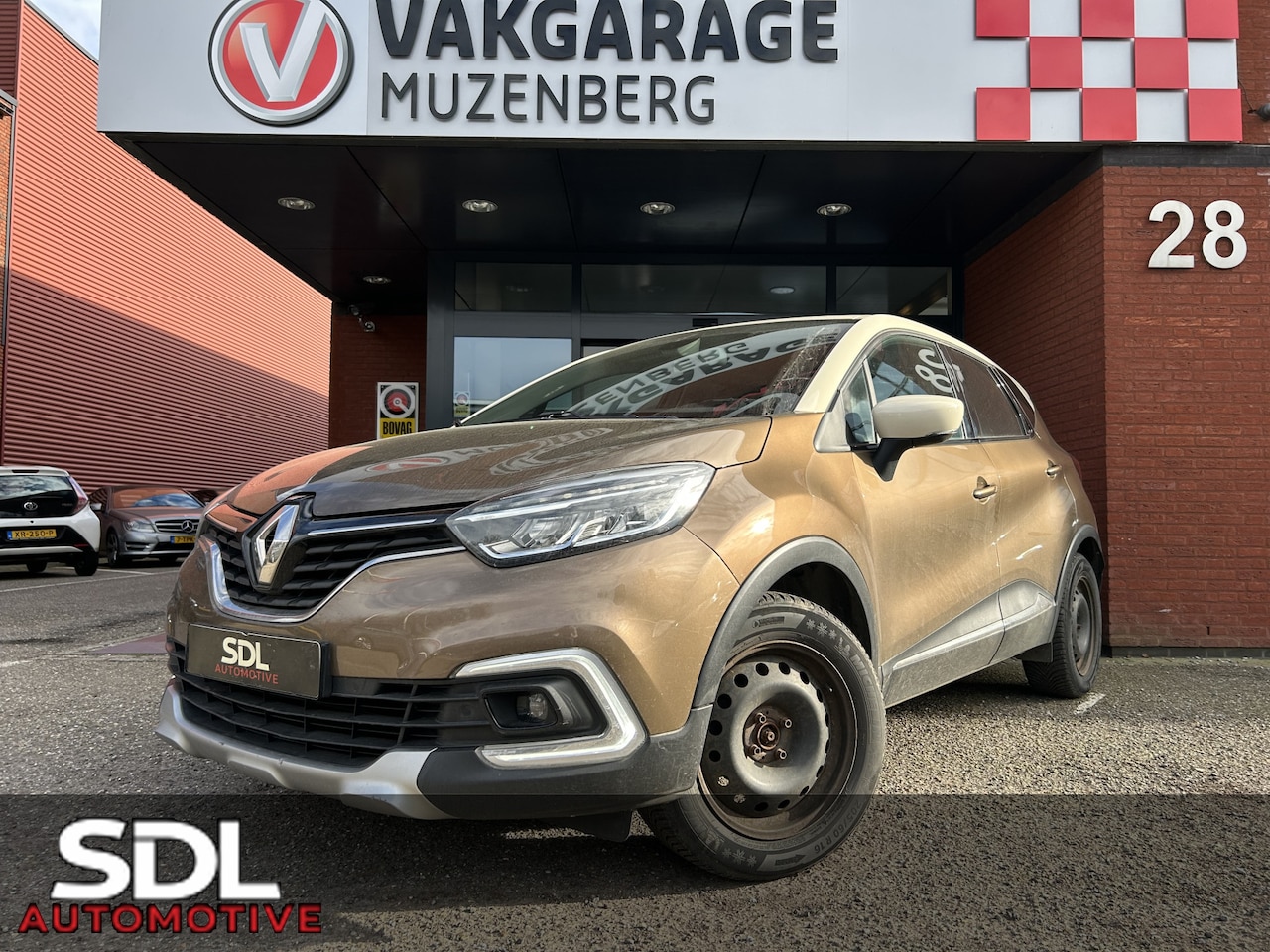 Renault Captur - 0.9 TCe Xmod // FULL LED // NAVI // CAMERA // CLIMA // KEYLESS // PDC V+A - AutoWereld.nl