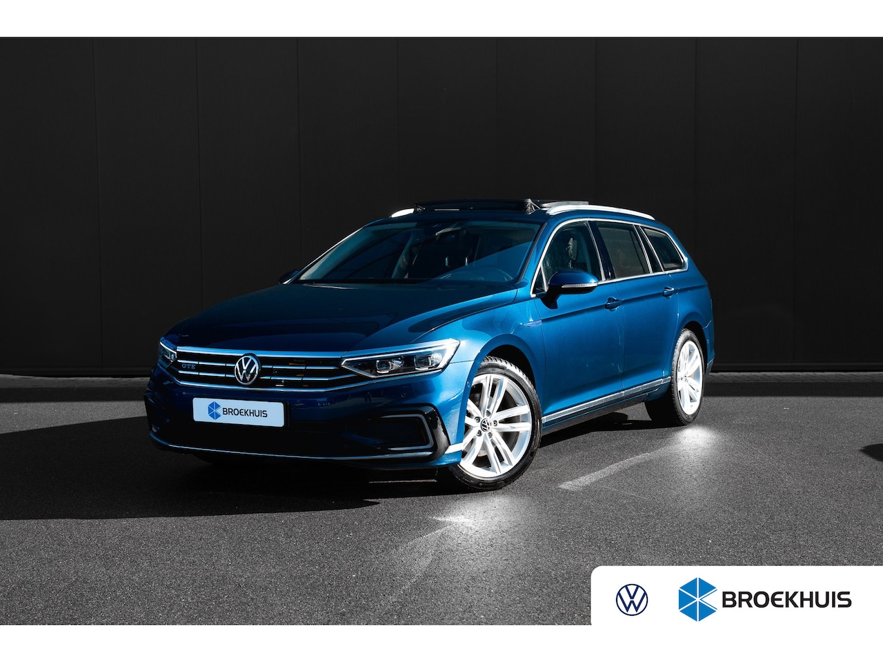 Volkswagen Passat Variant - 1.4 TSI PHEV GTE | Panoramadak | Leder inter. | Trekhaak | Camera | SOH 93% | - AutoWereld.nl