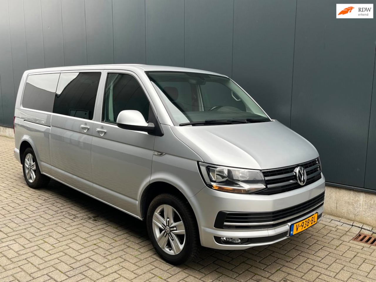 Volkswagen Transporter - 2.0 TDI L2H1 DC Highline 2.0 TDI L2H1 DC Highline - AutoWereld.nl