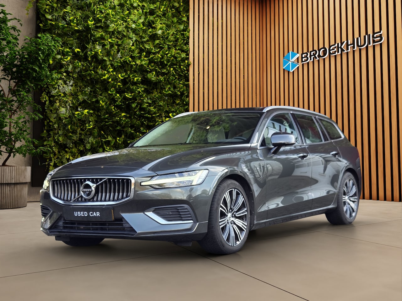 Volvo V60 - 2.0 T6 Recharge AWD Inscription | Trekhaak | 360 Camera | Harman/Kardon | Pano | Adaptive - AutoWereld.nl