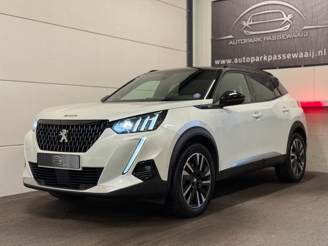 Peugeot 2008 - 1.2 PureTech GT-line Pano, ACC, Apple Carplay, Focal, Virtual Cockpit, Trekhaak, Sfeerverl - AutoWereld.nl