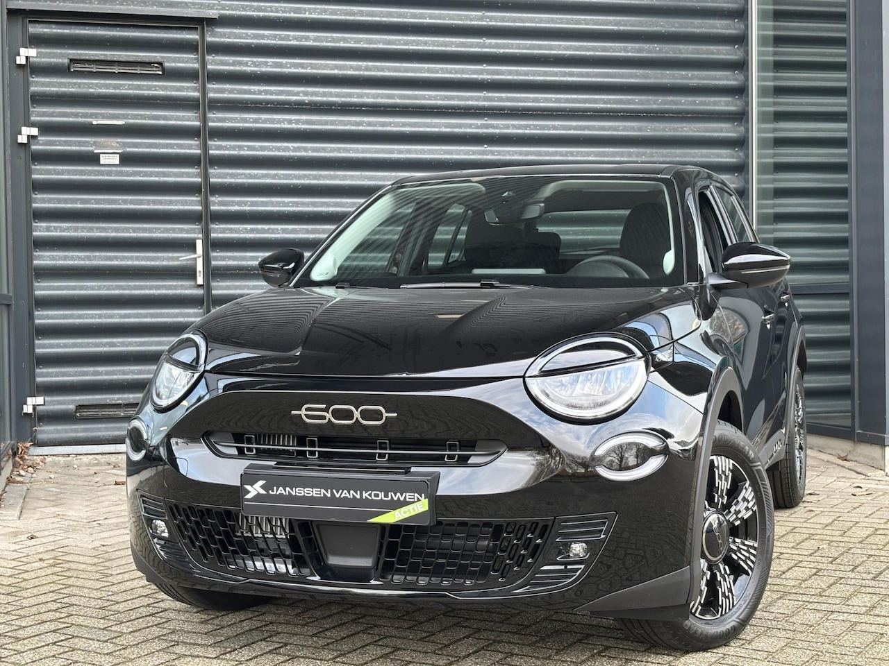 Fiat 600 - 1.2 Hybrid Urban Nieuw / 8jr Garantie / Voorraad / Fiat Almere - AutoWereld.nl