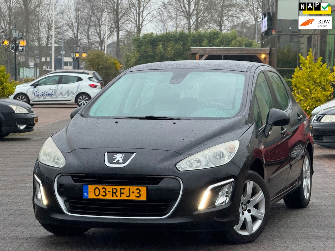 Peugeot 308 - 1.6 VTi Active | Automaat | Groot scherm | Parkeersensoren | Cruise control | Onderhoudhis - AutoWereld.nl