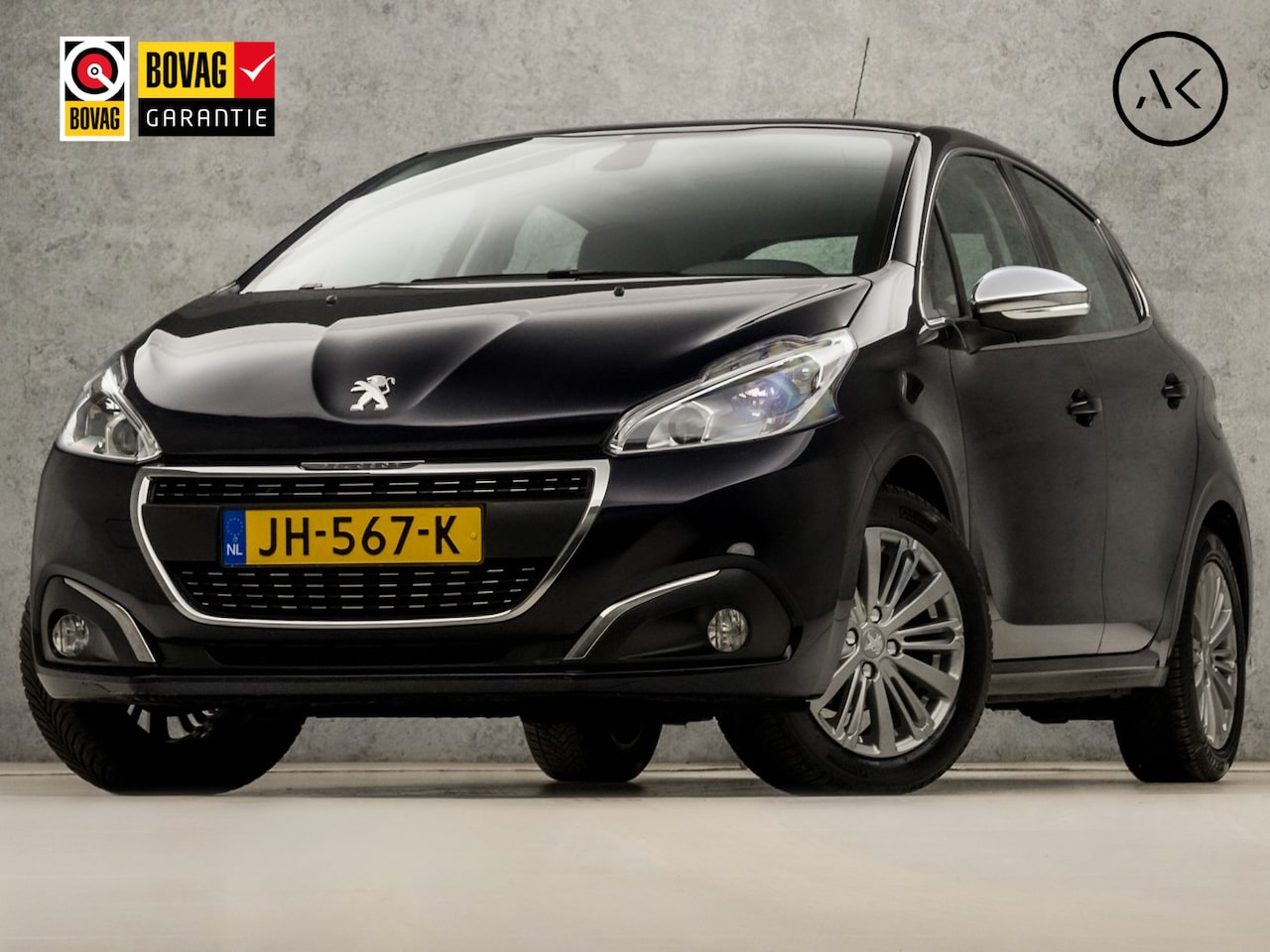Peugeot 208 - 1.2 PureTech Allure Sport Automaat (APPLE CARPLAY, NAVIGATIE, CLIMATE, LEDER, STOELVERWARM - AutoWereld.nl