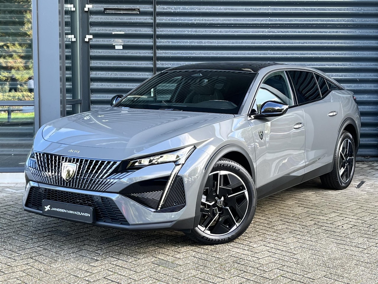 Peugeot e-408 - e-408 GT 58 kWh Massagestoelen  met Alcantara bekleding / Focal audio systeem / Panoramada - AutoWereld.nl