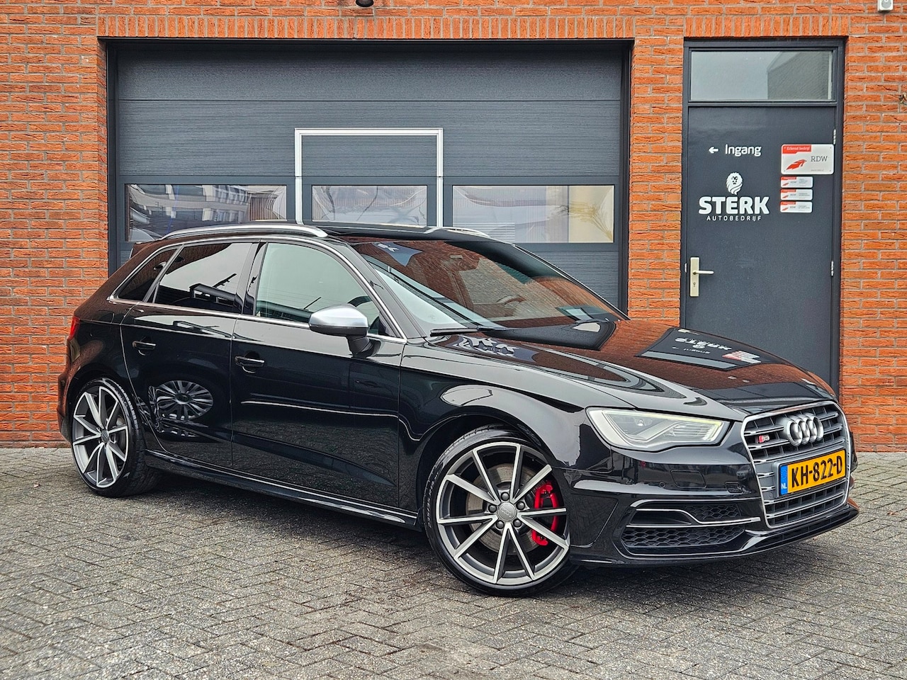 Audi S3 - Sportback 2.0 TFSI quattro Pano B&O Schaalstoelen LED - AutoWereld.nl