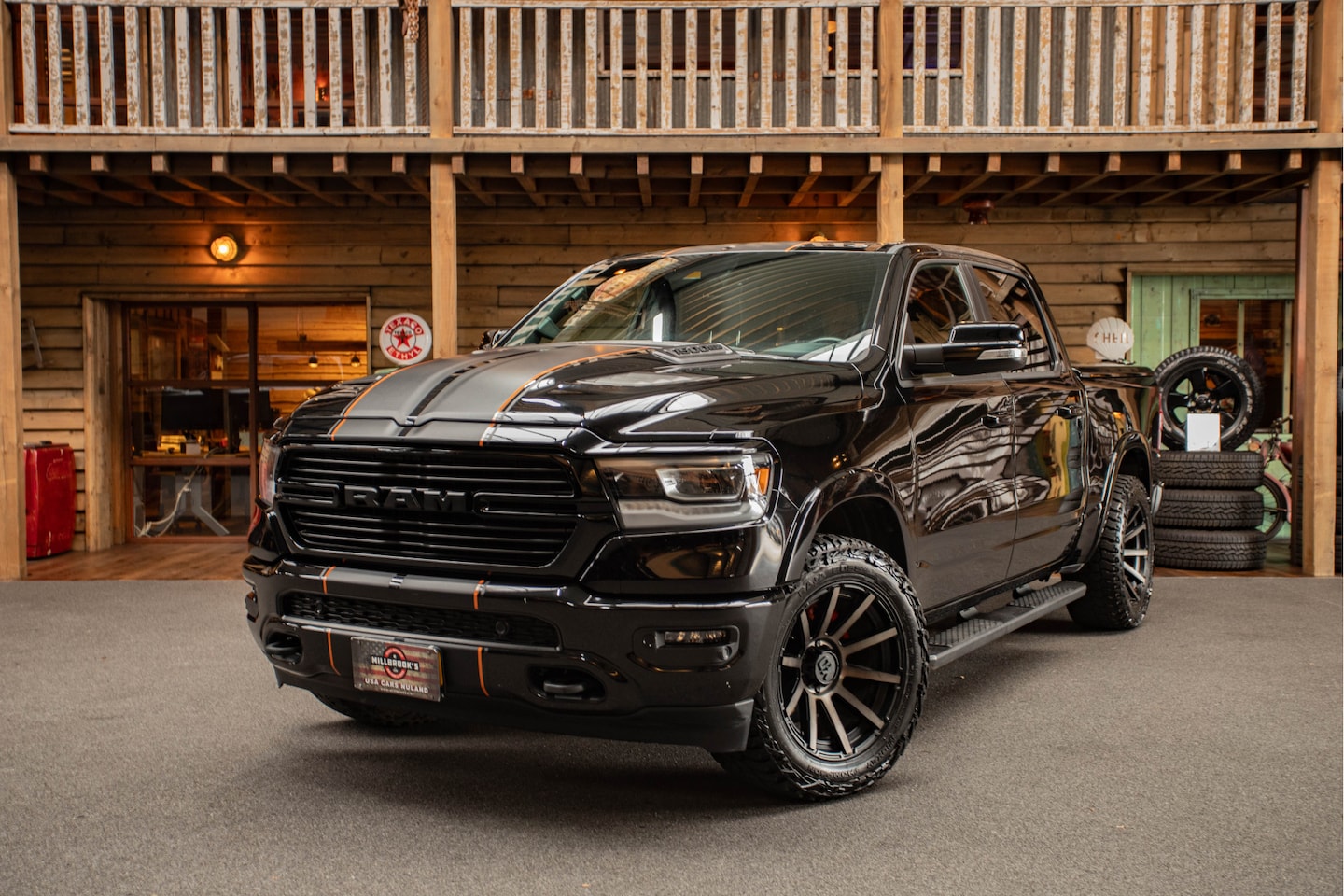Dodge Ram 1500 - 5.7 V8 4x4 Crew Cab Laramie LPG | Widebody | Backcover | Stoelverwarimg/verkoeling | XD v - AutoWereld.nl