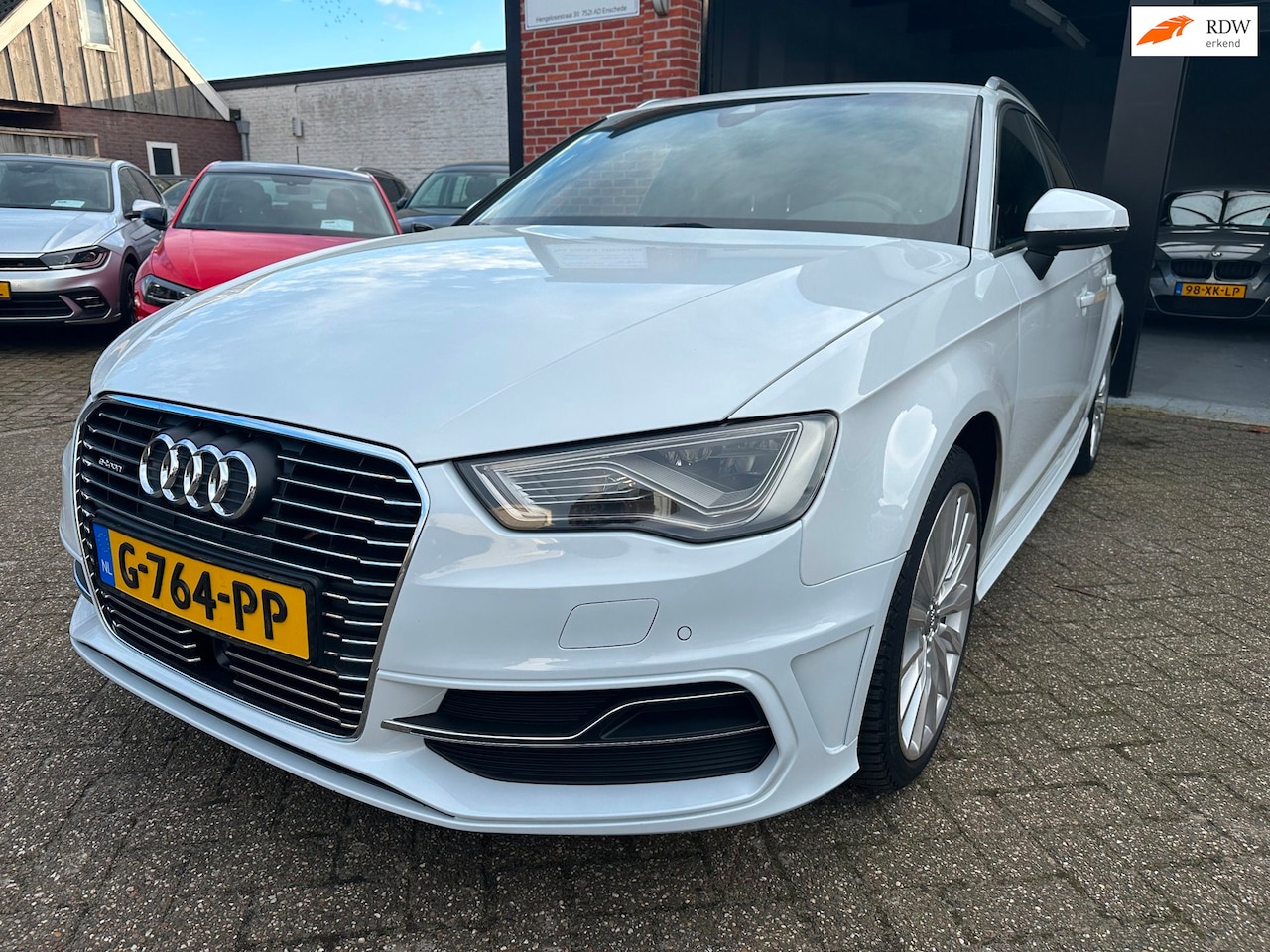 Audi A3 Sportback - 1.4 e-tron PHEV Ambition Pro Line plus AUTOMAAT-NAVI-CRUISE-CLIMA-PDC - AutoWereld.nl