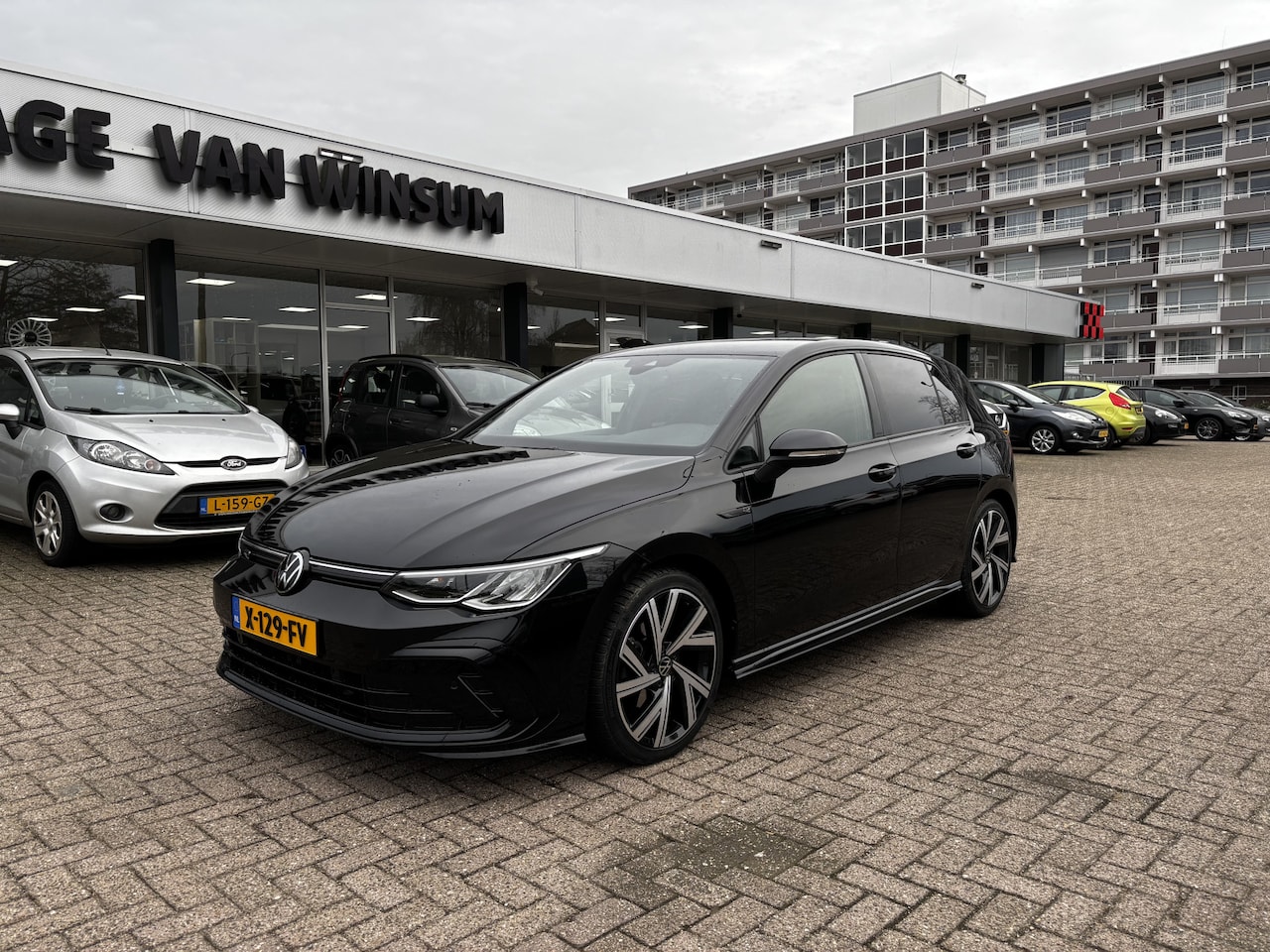 Volkswagen Golf - 1.5 eTSI R-Line Lmv Adcruise Pdc Applecarplay Navi Acamera Automaat Nap - AutoWereld.nl