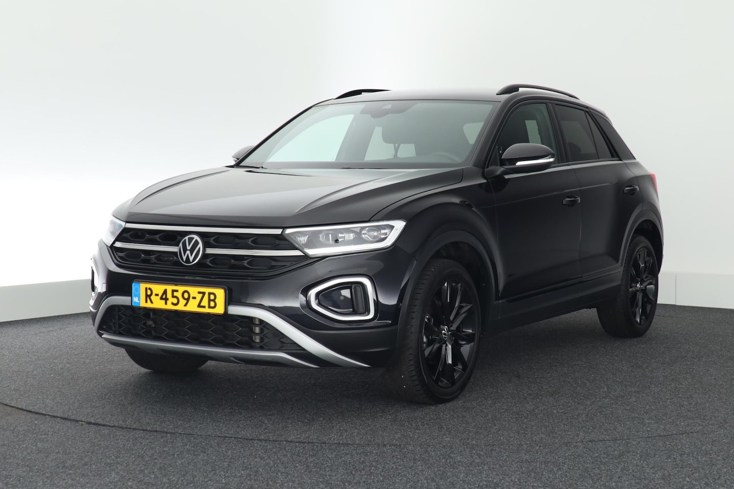 Volkswagen T-Roc - 1.5 TSI 150pk DSG Style Trekhaak Camera Virtual Cockpit App-Connect - AutoWereld.nl