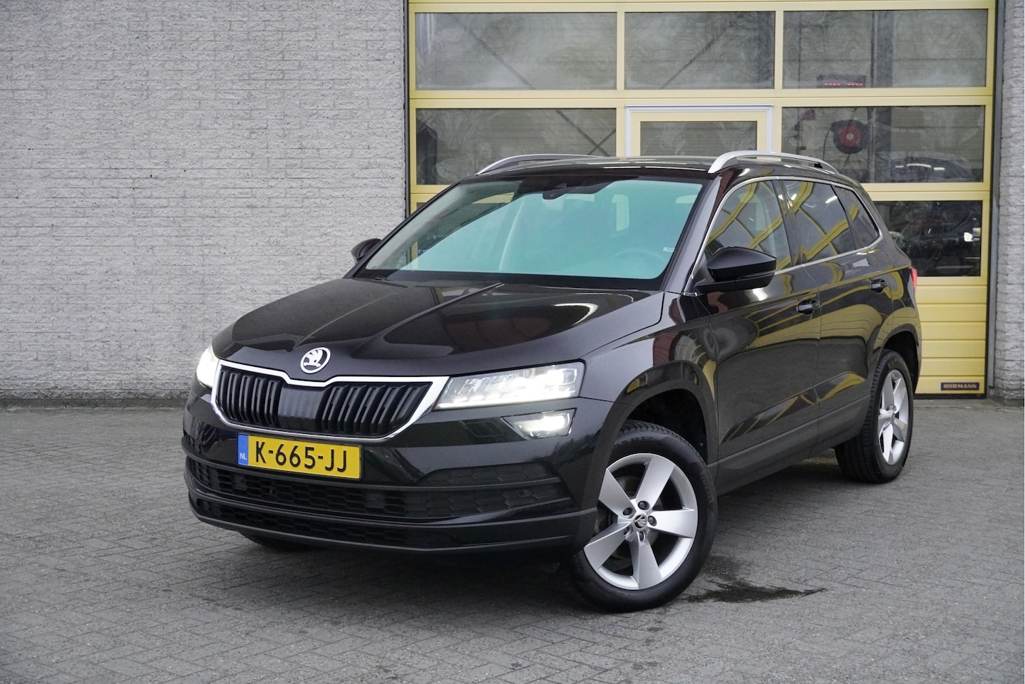 Skoda Karoq - 1.5 TSI ACT 150PK! Automaat Business Edition Plus BJ2021 Lmv 17" | Led V+A | Pdc | Navi | - AutoWereld.nl