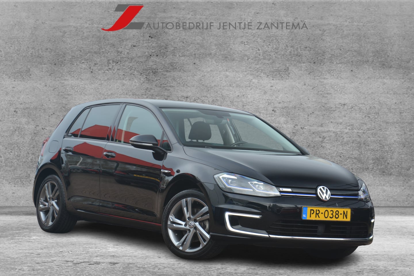 Volkswagen e-Golf - | Navigatie | Virtual-cockpit | Carplay | Full LED | NL auto!! | - AutoWereld.nl