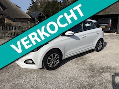 Hyundai i20 - 1.2 75pk Comfort Apple Carplay, Camera, Zwarte hemel