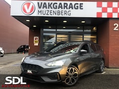 Ford Focus Wagon - 1.5 EcoBoost ST Line Business // NAVI // TREKHAAK // CAMERA // CLIMA // STOELVERWARMING //