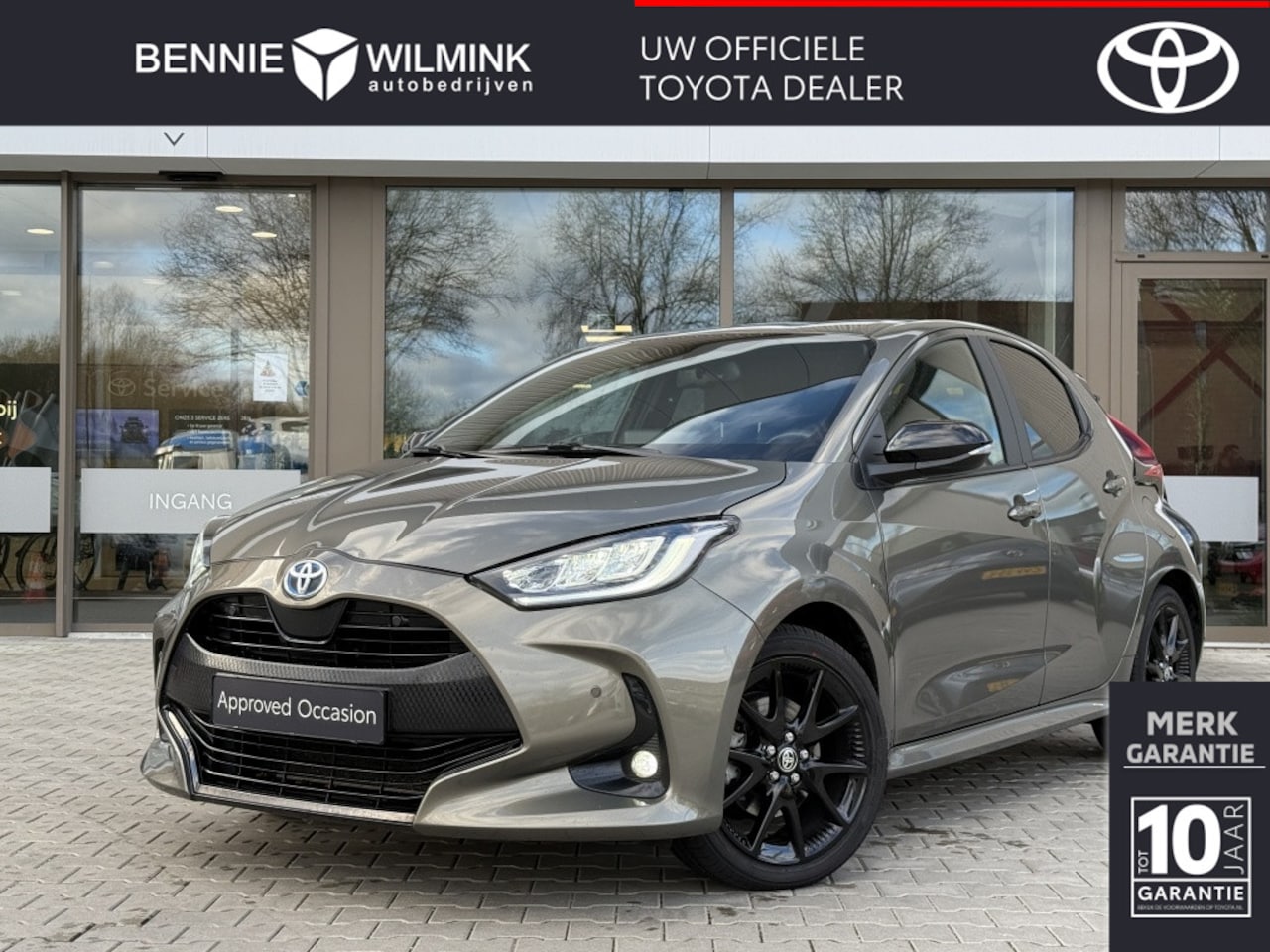 Toyota Yaris - 1.5 Hybride Executive | Parkeersensoren V+A | Blindspot - AutoWereld.nl
