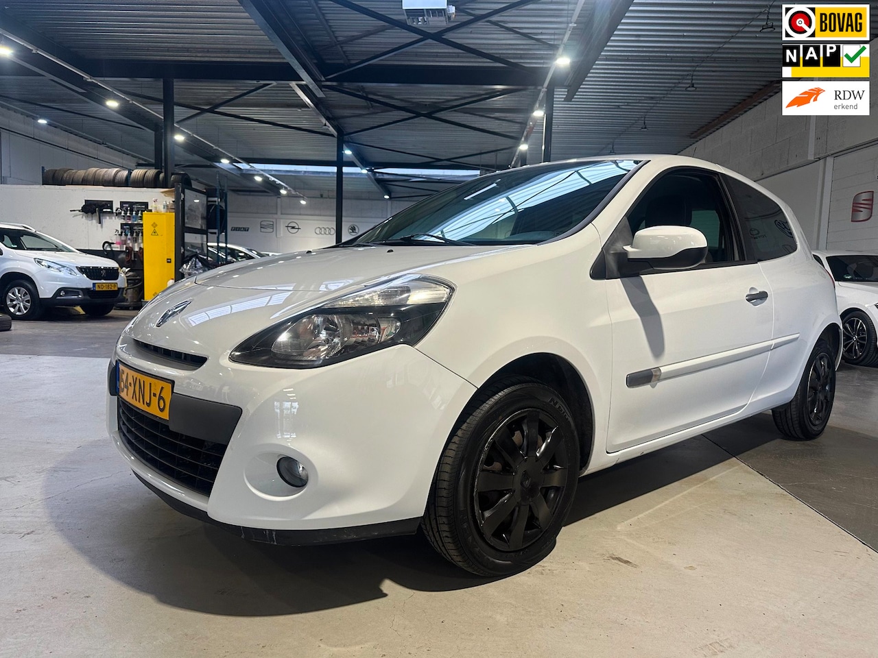 Renault Clio - 1.2 Authentique/Airco/Apk nieuw bij aflevering/Dealer onderhouden - AutoWereld.nl