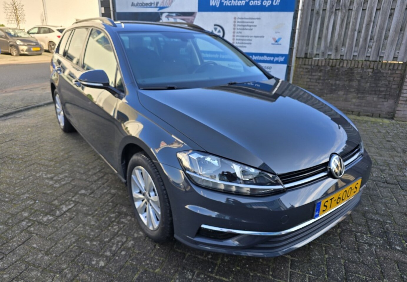 Volkswagen Golf - 1.0 TSI Comfortline / Wagon / Autom. / Navi / PDC / Cruise / Climate - AutoWereld.nl