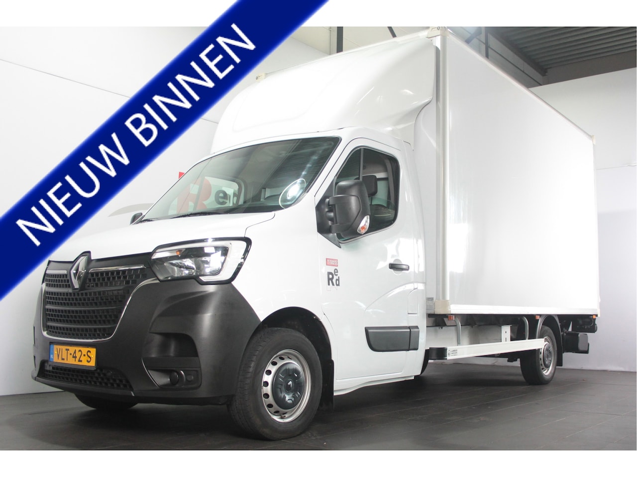 Renault Master - RED T35 2.3 dCi 145 L3 Bakwagen - Elek. laadklep - 3 pers. - AutoWereld.nl