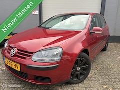 Volkswagen Golf - 1.6 FSI Comfortline / CRUISE / NAP / NETJES